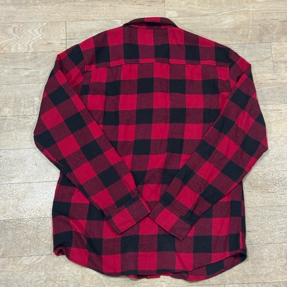 Shouthouse Flannel Black and Red Button Down Size Large - Picture 4 of 4